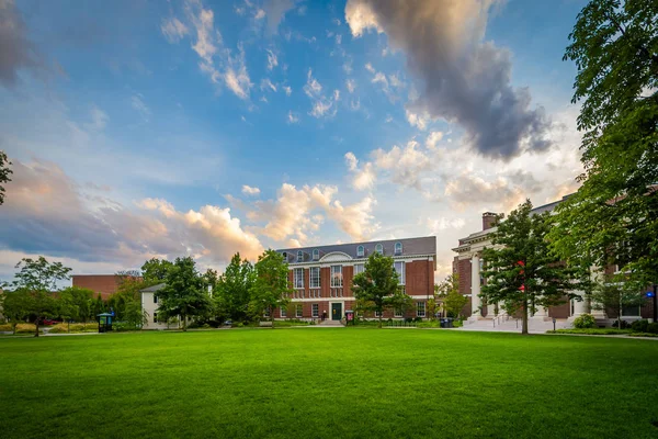 Radcliffe Institute for Advanced Study vid solnedgången vid Harvard — Stockfoto