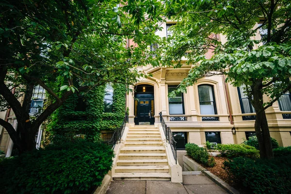 Edificios residenciales históricos en Back Bay, Boston, Massachusetts — Foto de Stock