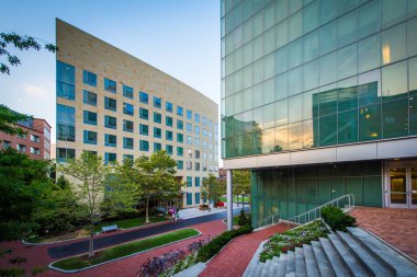 Merdiven ve Bo içinde Northeastern Üniversitesi'nde modern binalar