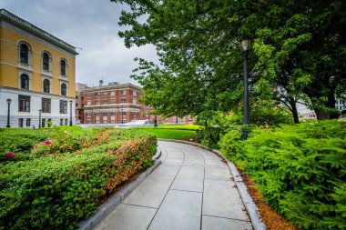 Geçit ve bahçeleri dışında Massachusetts Devlet House içinde olun
