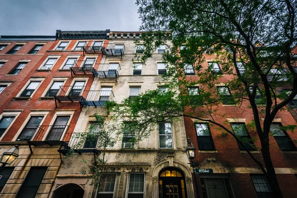 Edificios antiguos en Myrtle Street en Beacon Hill, Boston, Massachus — Foto de Stock