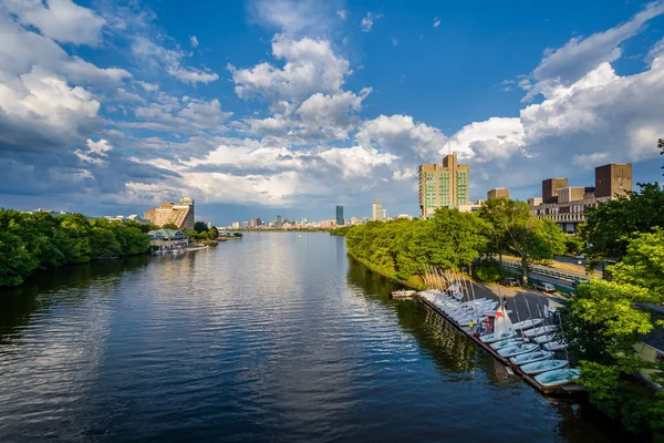 Der charles river an der universität von boston, in boston, massachusetts — Stockfoto