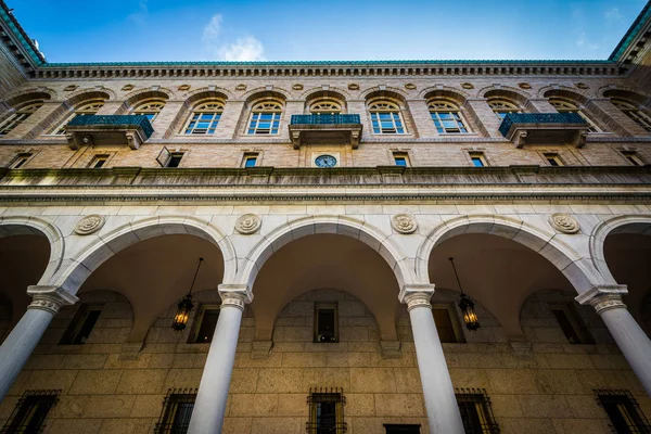 El exterior de la Biblioteca Pública de Boston en Copley Square, en B — Foto de Stock