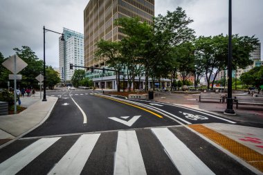 Yaya geçidi ve Binalar, Cambridge, Massach Kendall Meydanı