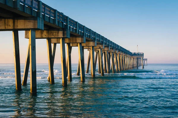 Morning light on the M.B. Miller County Pier and Gulf of Mexico, — Stock Photo, Image
