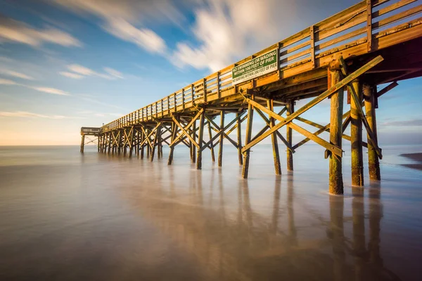 Long exposure of the pier at Isle of Palms at sunrise, near Char — Stock Photo, Image