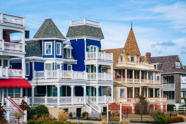 Beach Avenue, Cape May, New Jersey boyunca evleri.