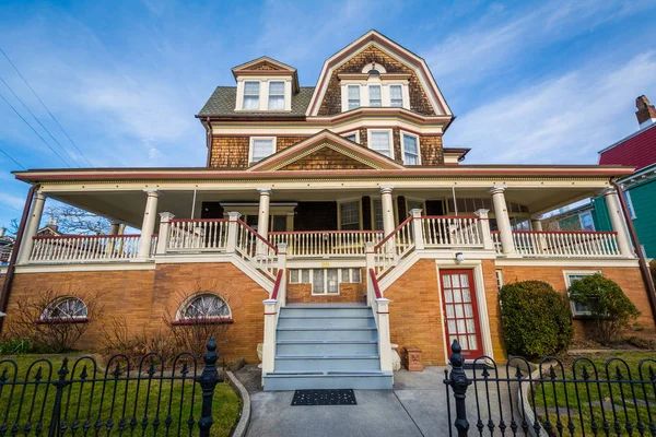 Hermosa casa victoriana en Cape May, Nueva Jersey . — Foto de Stock