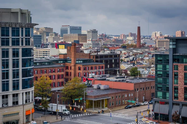 Blick auf Gebäude im Hafen Ost, Baltimore, Maryland. — Stockfoto
