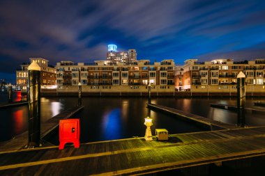 Baltimore Inner Harbor gece, Waterfront residences