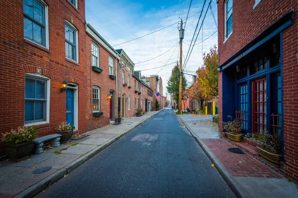 Rowhouses poráží bodu, Baltimore, Maryland. — Stock fotografie