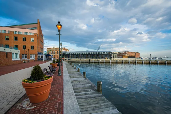 De Waterfront Promenade in Fells punt, Baltimore (Maryland). — Stockfoto