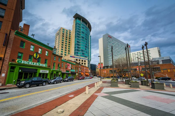 Widok z budynków wzdłuż Washington Boulevard, downtown Baltim — Zdjęcie stockowe