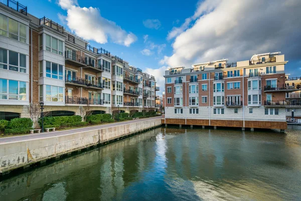 Waterfront residences på Inner Harbor, i Baltimore, Maryla — Stockfoto