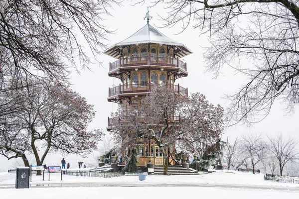 Patterson Park Pagoda içinde Baltimore, Maryland karda.