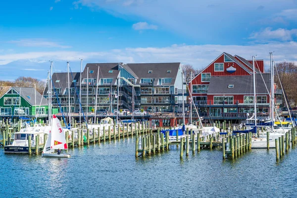 Edificios y marinas a lo largo de Spa Creek, en Annapolis, Maryland . —  Fotos de Stock