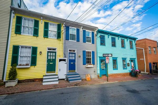 Färgglada radhus i Annapolis, Maryland. — Stockfoto