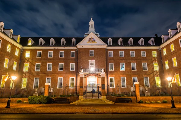 El edificio de oficinas del Senado James por la noche, en Annapolis, Marylan — Foto de Stock