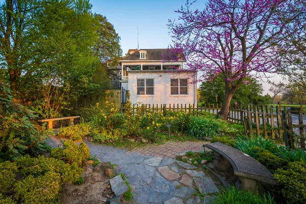 Bahçe ve ev Cylburn Botanik Bahçesi içinde Baltimore, Maryland. — Stok fotoğraf
