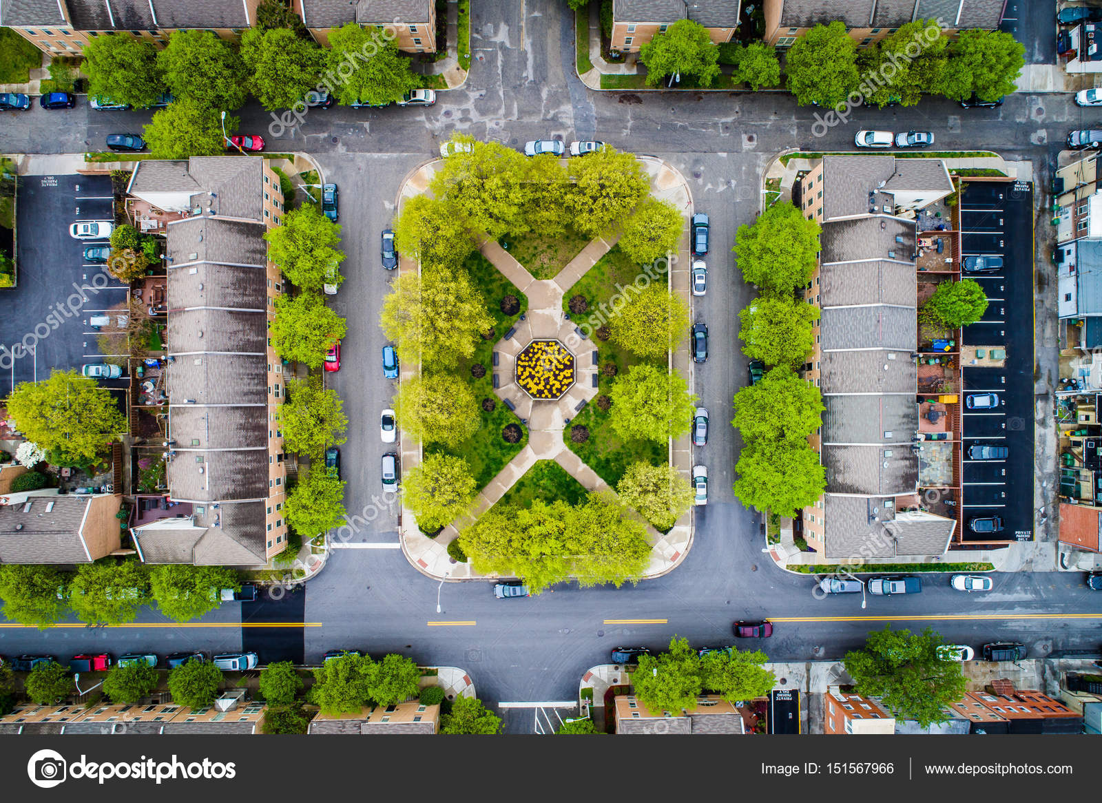 Aerial view of townhomes and a small park in Canton, Baltimore, — Stock
