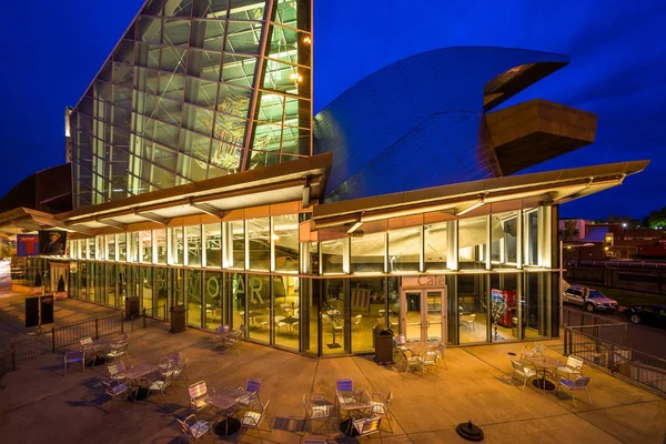 The Taubman Museum of Art, in downtown Roanoke, Virginia. — Stock Photo, Image