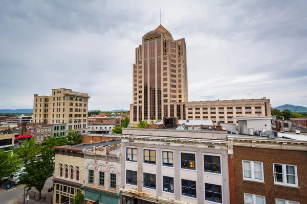 Vista de edifícios no centro de Roanoke, Virgínia . — Fotografia de Stock