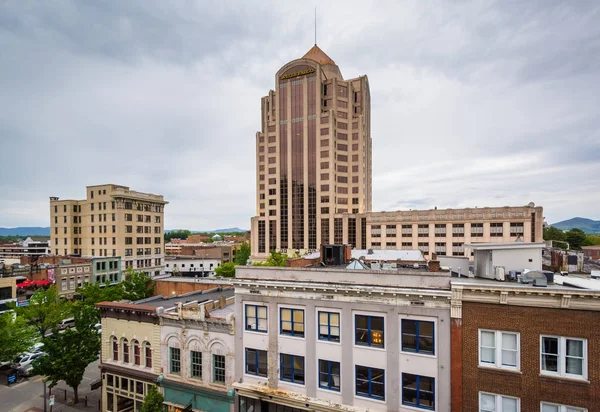 Widok na budynki w centrum Roanoke, Virginia. — Zdjęcie stockowe