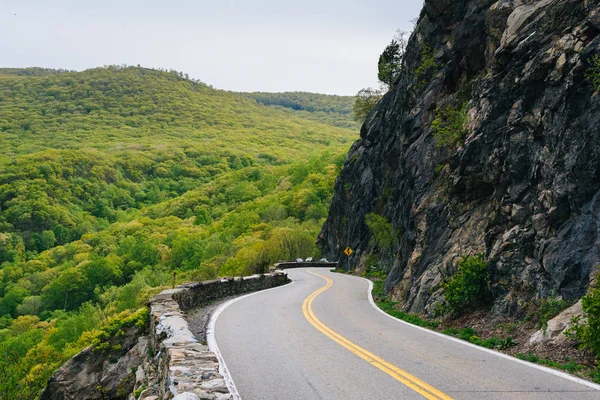 Storm King Highway ao longo do rio Hudson, em Cornwall-On-Hudson — Fotografia de Stock