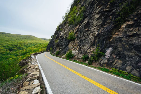 Storm King motorväg längs Hudson River, i Cornwall-On-Hudson — Stockfoto