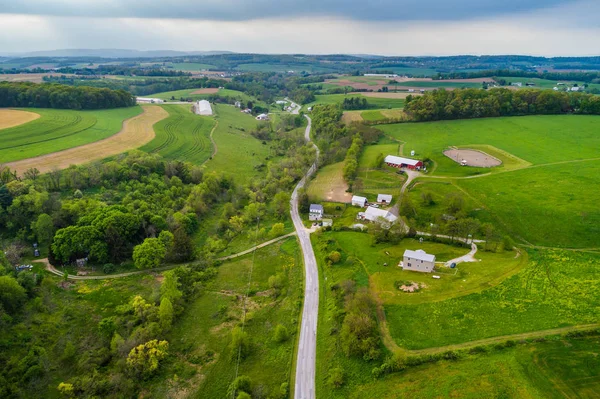 Vista de fazendas e colinas em uma área rural do Condado de York , — Fotografia de Stock