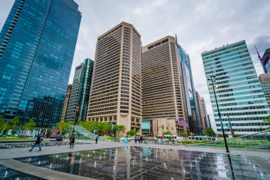 Çeşmeler Dilworth Park ve modern Merkezi CIT bina