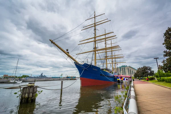 Historisch schip op Penn de Landing, in Philadelphia (Pennsylvania). — Stockfoto