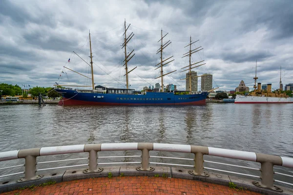 Navio histórico em Penn 's Landing, na Filadélfia, Pensilvânia . — Fotografia de Stock