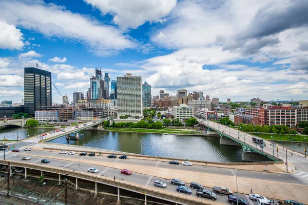 View of the Schuylkill River and skyline of Philadelphia, Pennsy — Stock Photo, Image