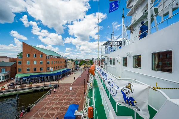 A Japanese Coast Guard ship in Fells Point, Baltimore, Maryland. — Stock Photo, Image