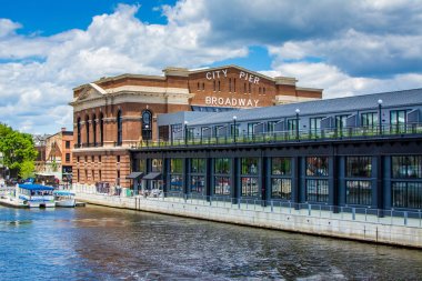 Tarihi rekreasyon Pier akşamlarınıFells Point'teki, Baltimore, Maryland