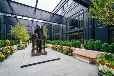 Baltimore akşamlarınıFells Point'teki Sagamore Pendry Hotel'in avlusu