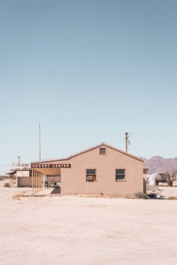 Kaliforniya, Çöl Merkezi 'nin hayalet kasabasındaki postane.