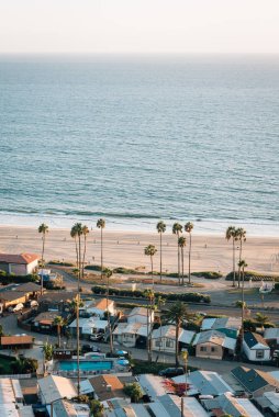 Pacific Palisad 'daki Asilomar Park' tan Pasifik Sahili manzarası
