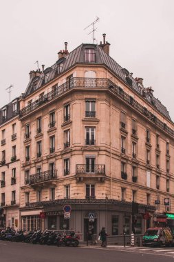 Paris, Fransa 'da bir sokak sahnesi