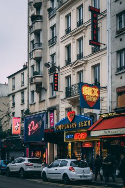 Pigalle 'de Clichy Bulvarı, Paris' in genelev mahallesi.,