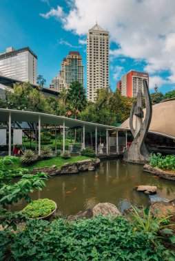 Makati, Metro Manila, Filipinler 'deki Yeşil Kuşak' ta balık havuzu