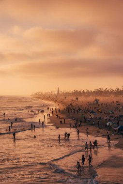 Huntington Beach, Orange County, Kaliforniya 'da günbatımı