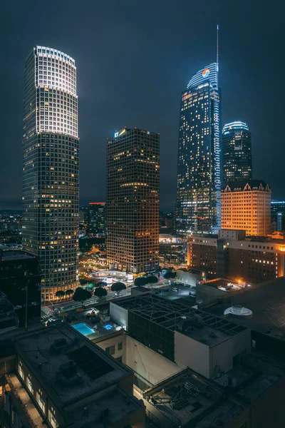 Los Angeles şehir merkezi Geceleri gökyüzü — Stok fotoğraf