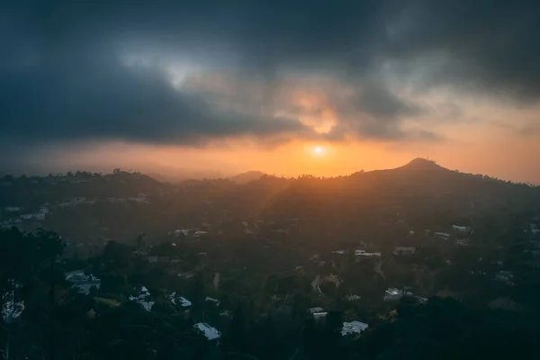 Solnedgång utsikt från Runyon Canyon Park, i Hollywood Hills, Los — Stockfoto