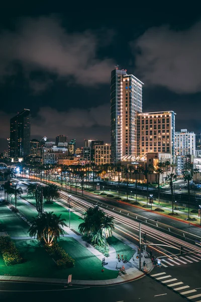 Vista noturna da paisagem urbana do centro de San Diego, Califórnia — Fotografia de Stock