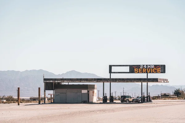 Gasolinera abandonada en Desert Center, California — Foto de Stock