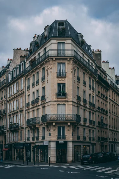 Μια σκηνή δρόμου στο Παρίσι, Γαλλία — Φωτογραφία Αρχείου
