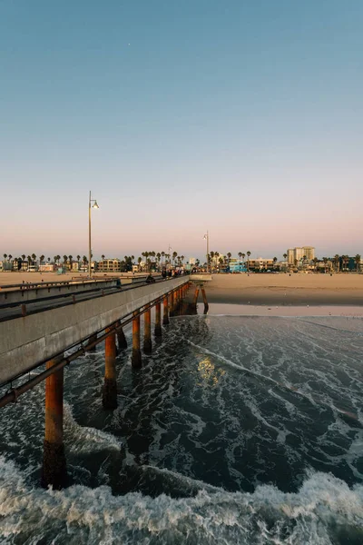 The pier in Venice Beach at sunset, in Los Angeles, California — 스톡 사진