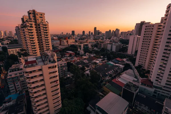 Vista da paisagem urbana do nascer do sol em Bangkok, Tailândia — Fotografia de Stock